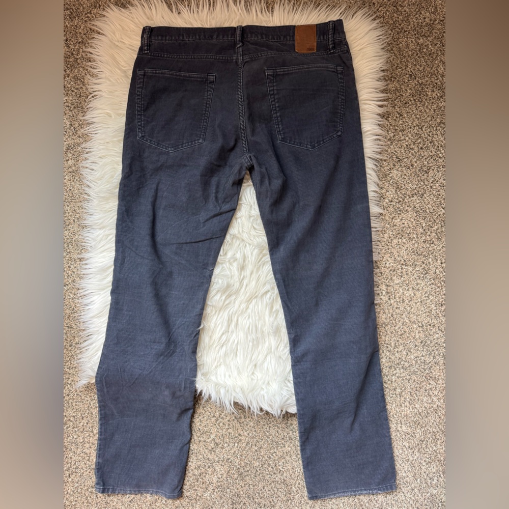 GAP Men's Corduroy Pants - Picture 6 of 6